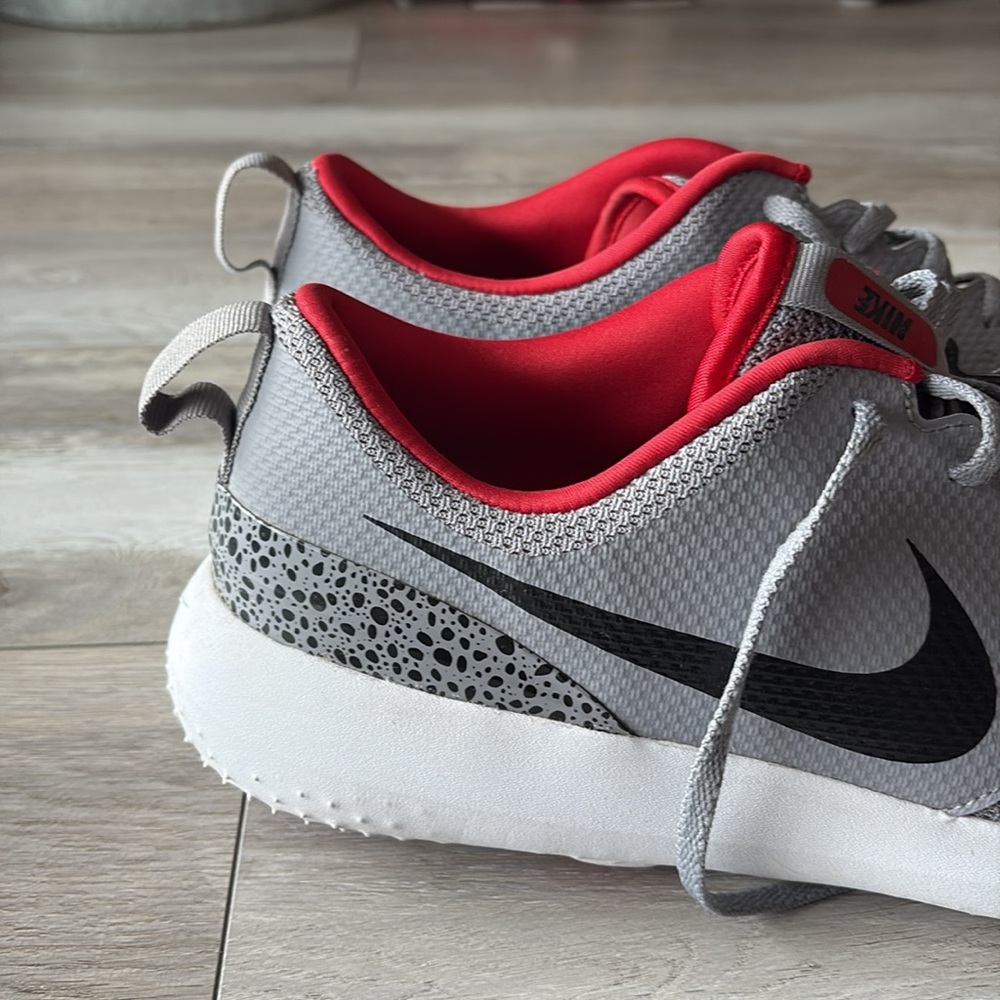 SOLD ALREADY Nike Roshe golf shoe size 13 Red Grey Golf shoe Athletic - Picture 6 of 9